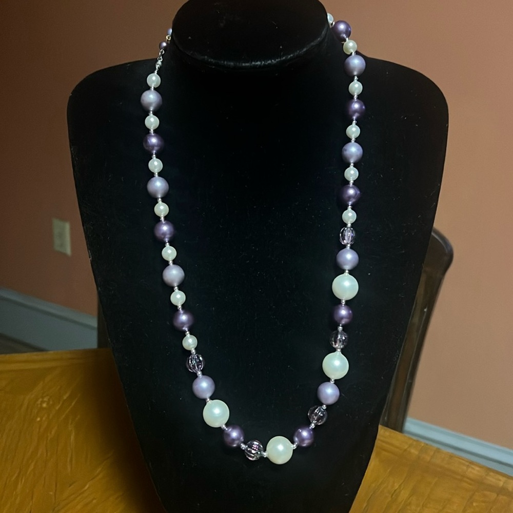 Beautiful necklace for sale